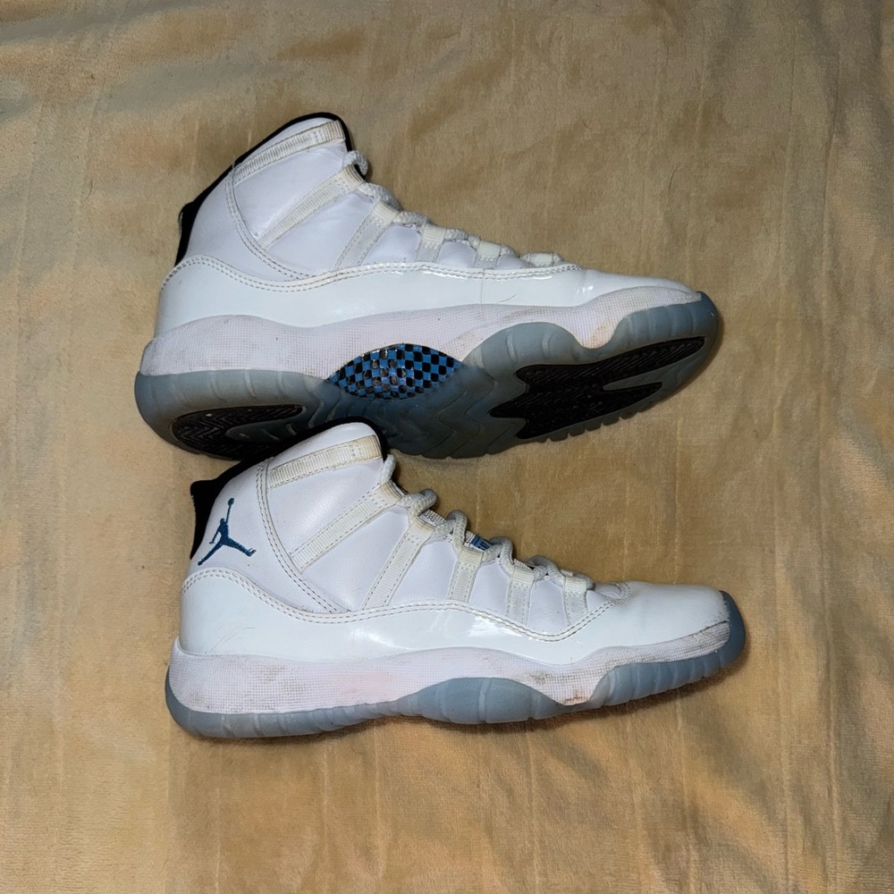 Retro 11 Legend Blue 2024
